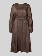 Knielange jurk met V-hals, model 'DAKOTA'