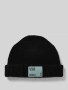 Regular fit muts van wolmix met logopatch, model 'Milo'