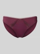 Slip met kanten details