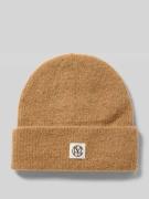 Beanie met alpaca en labelpatch