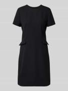 Knielange kokerjurk met ronde hals