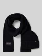 Muts en sjaal in een set van puur katoen