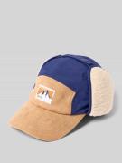 Muts met labeldetail, model 'Isafjord'