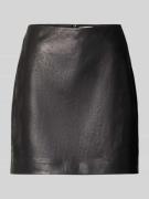 Minirok in leerlook, model 'GENTILIE'