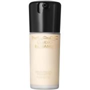 MAC Cosmetics Studio Radiance Serum-Powered Foundation NW5