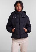 NU 20% KORTING: pieces Gewatteerde jas PCJAMILLA SHORT PUFFER JACKET N...