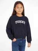 NU 20% KORTING: Tommy Hilfiger Sweatshirt VARSITY EMBROIDERED CREWNECK...