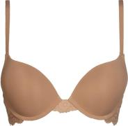 NU 20% KORTING: After Eden Push-up-bh Tess met elegante kantversiering...