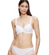 NU 20% KORTING: Triumph Bh met steuncups Amourette Charm WP Cup B-E, s...