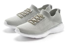 Lascana Sneakers met modieuze glinsterende veters vegan