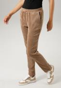 Aniston CASUAL Comfortbroek van trendy, elastische cord