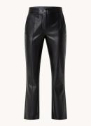 Claudia Sträter High waist flared fit broek van imitatieleer met steek...